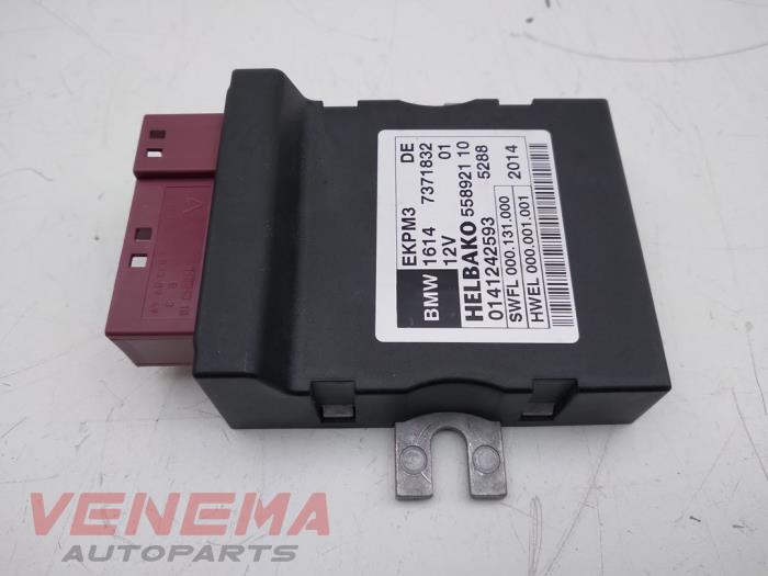 ADM fuel module from a BMW 3 serie Touring (F31) 320d 2.0 16V 2015