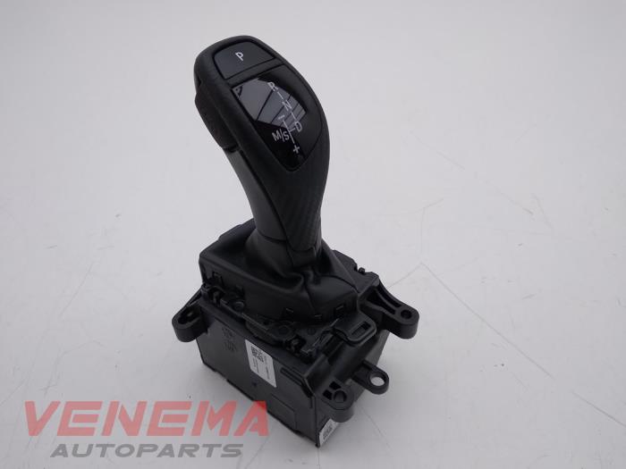 Automatic gear selector from a BMW 3 serie Touring (F31) 320d 2.0 16V 2015