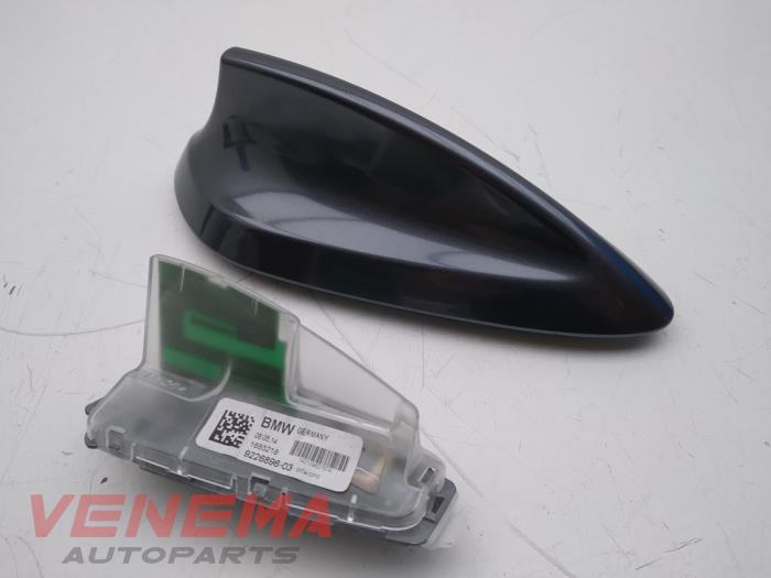 Używane Antena GPS BMW 3 serie Touring (F31) 320d 2.0 16V Cena € 49,99 Procedura marży oferowane przez Venema Autoparts