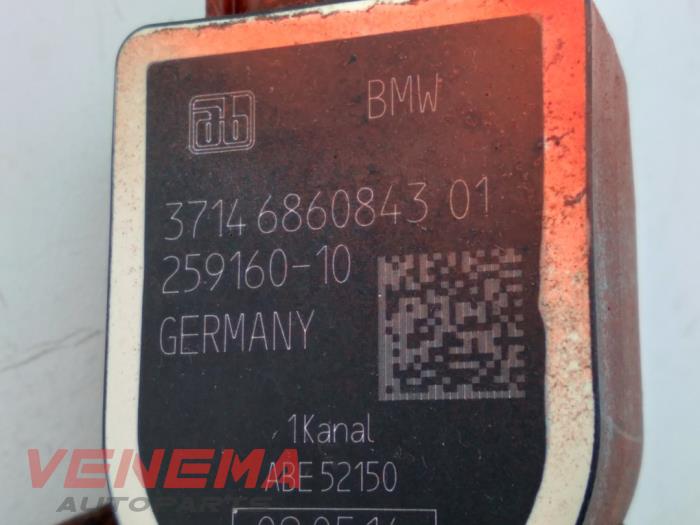 Correcteur de hauteur de phare xénon d'un BMW 3 serie Touring (F31) 320d 2.0 16V 2015