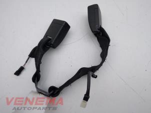 Used Rear seatbelt buckle, centre BMW 3 serie Touring (F31) 320d 2.0 16V Price € 24,99 Margin scheme offered by Venema Autoparts