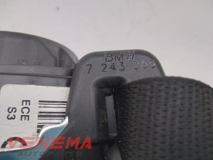 Rear seatbelt, left from a BMW 3 serie Touring (F31) 320d 2.0 16V 2015