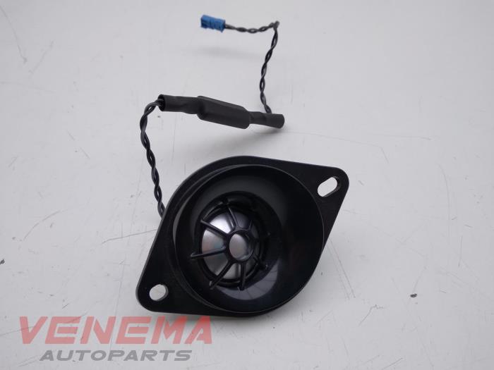 Używane Glosnik BMW 4 serie (F32) 440i xDrive 3.0 TwinPower Turbo 24V Cena € 14,99 Procedura marży oferowane przez Venema Autoparts