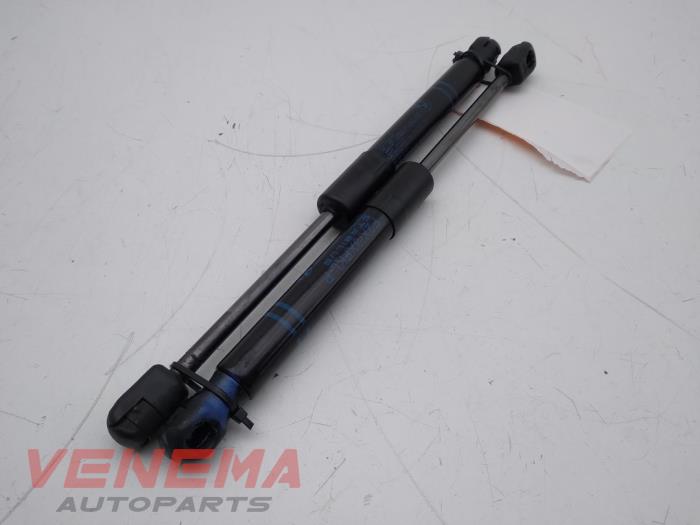 Set of tailgate gas struts from a BMW 4 serie (F32) 440i xDrive 3.0 TwinPower Turbo 24V 2017