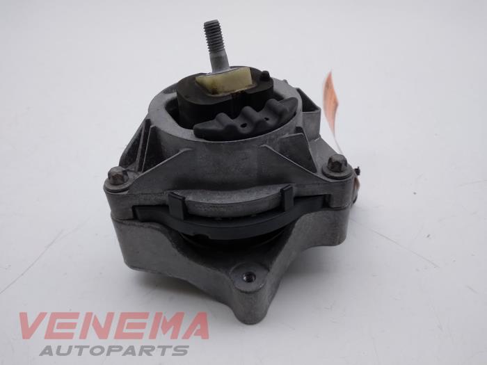 Engine mount BMW 1 serie 116d 1.5 12V TwinPower 22116859408 B37D15A