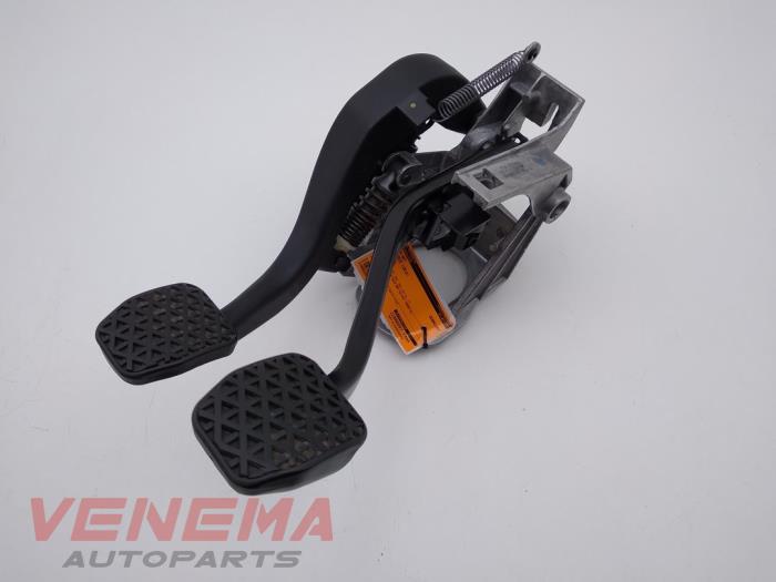 Gebrauchte Pedale Set BMW 1 serie (F20) 116d 1.5 12V TwinPower Preis € 44,99 Margenregelung angeboten von Venema Autoparts