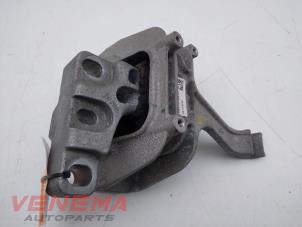 Engine mount from a Seat Leon ST (5FF) 1.4 TSI EcoFuel 16V 2017