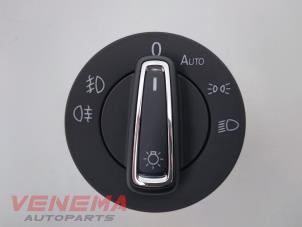Used Light switch Seat Leon ST (5FF) 1.4 TSI EcoFuel 16V Price € 14,99 Margin scheme offered by Venema Autoparts