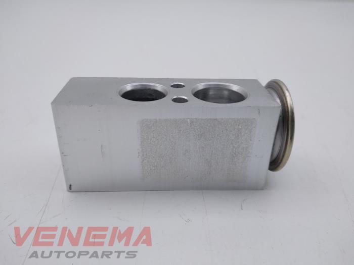 Gebrauchte Ausgleichventil Airco Mini Countryman (F60) 1.5 12V One Preis € 34,99 Margenregelung angeboten von Venema Autoparts