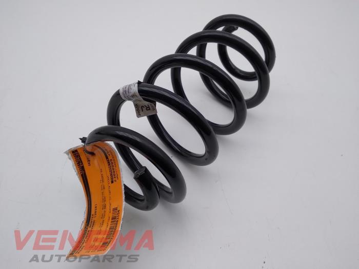 Rear coil spring from a MINI Countryman (F60) 1.5 12V One 2018