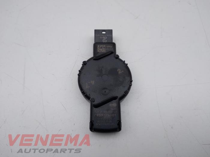Begagnade Regnsensor Mini Countryman (F60) 1.5 12V One Pris € 34,99 Marginaltabell erbjuds av Venema Autoparts
