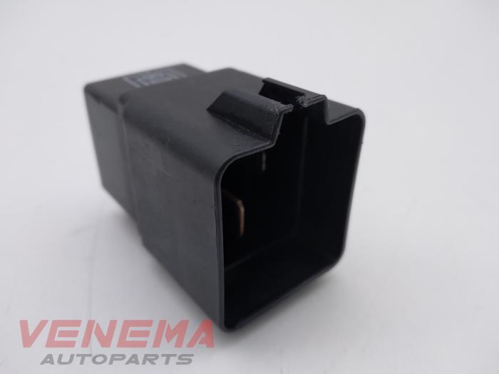 Usagé Relais Mini Countryman (F60) 1.5 12V One Prix € 9,99 Règlement à la marge proposé par Venema Autoparts