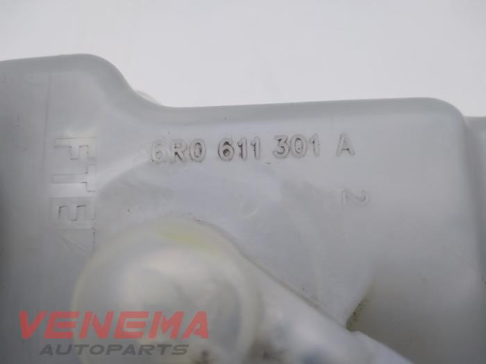 Master cylinder from a Skoda Fabia III Combi (NJ5) 1.2 TSI 16V Greentech 2015