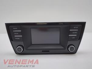Gebrauchte Radio Skoda Fabia III Combi (NJ5) 1.2 TSI 16V Greentech Preis € 224,99 Margenregelung angeboten von Venema Autoparts