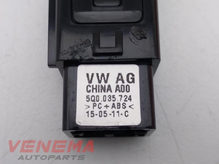 Zlacze AUX/USB z Skoda Fabia III Combi (NJ5) 1.2 TSI 16V Greentech 2015