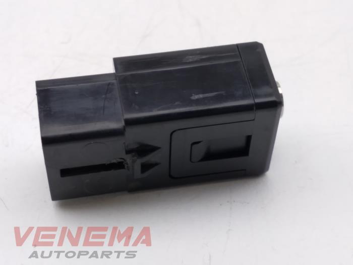 Zlacze AUX/USB z Skoda Fabia III Combi (NJ5) 1.2 TSI 16V Greentech 2015
