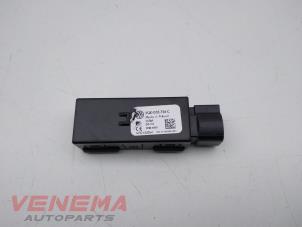 Używane Zlacze AUX/USB Skoda Fabia III Combi (NJ5) 1.2 TSI 16V Greentech Cena € 14,99 Procedura marży oferowane przez Venema Autoparts