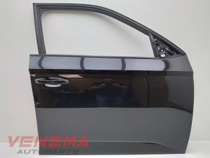 Używane Drzwi prawe przednie wersja 4-drzwiowa Skoda Fabia III Combi (NJ5) 1.2 TSI 16V Greentech Cena € 399,99 Procedura marży oferowane przez Venema Autoparts