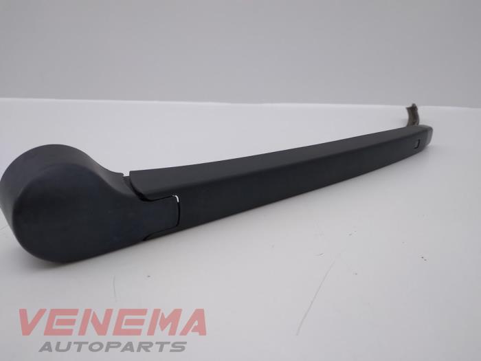 Rear wiper arm from a Skoda Fabia III Combi (NJ5) 1.2 TSI 16V Greentech 2015