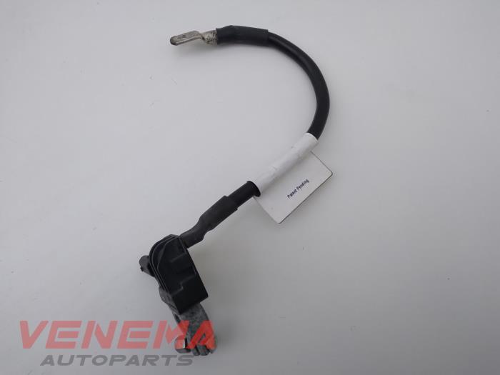 Begagnade Batterisensor Skoda Fabia III Combi (NJ5) 1.2 TSI 16V Greentech Pris € 14,99 Marginaltabell erbjuds av Venema Autoparts
