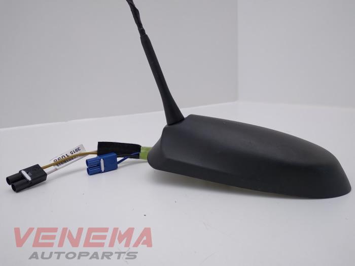 GPS antenna from a Opel Crossland/Crossland X 1.2 Turbo 12V 2020