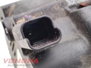 Dynamo van een Opel Crossland (X) 1.2 Turbo 12V 2020