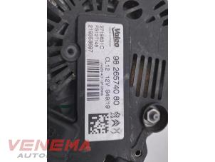 Dynamo van een Opel Crossland (X) 1.2 Turbo 12V 2020