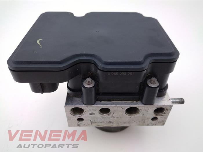 Używane Pompa ABS Opel Crossland (X) 1.2 Turbo 12V Cena € 224,99 Procedura marży oferowane przez Venema Autoparts