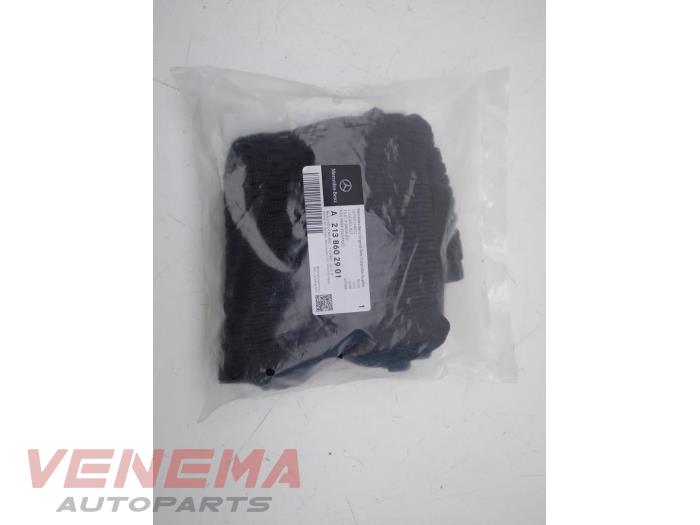 Begagnade Lastnät Mercedes E Estate (S213) E-300de 2.0 Turbo 16V Pris € 24,99 Marginaltabell erbjuds av Venema Autoparts