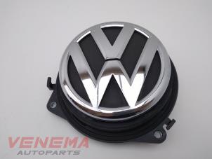 Usados Manija del portón trasero Volkswagen Polo V (6R) 1.2 TDI 12V BlueMotion Precio € 19,99 Norma de margen ofrecido por Venema Autoparts
