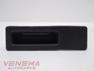 Used Tailgate handle BMW 2 serie Gran Tourer (F46) 214d 1.5 TwinPower Turbo 12V Price € 14,99 Margin scheme offered by Venema Autoparts