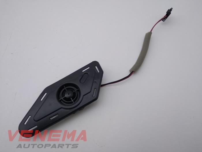 Używane Glosnik Volkswagen Golf VI (5K1) 2.0 GTI 16V Cena € 9,99 Procedura marży oferowane przez Venema Autoparts