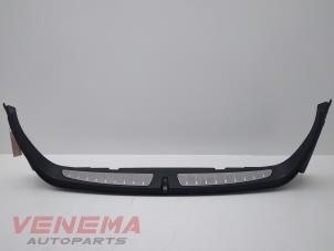 Usados Tapizado de maletero BMW 3 serie Touring (F31) 320i 2.0 16V Precio € 34,99 Norma de margen ofrecido por Venema Autoparts