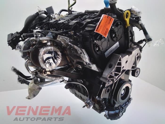 Engine from a Volkswagen Golf VII (AUA) 2.0 R 4Motion 16V 2017