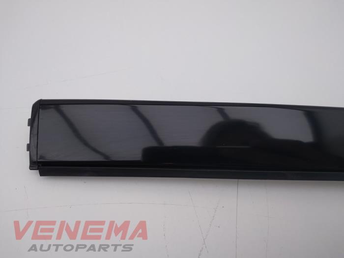 Frontscreen frame from a Mercedes-Benz E Estate (S213) E-300de 2.0 Turbo 16V 2020