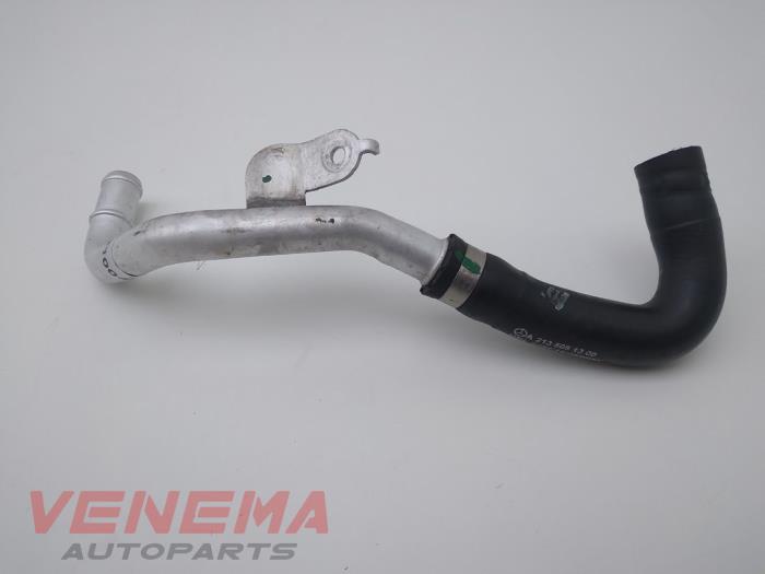 Begagnade Kylarslang Mercedes E Estate (S213) E-300de 2.0 Turbo 16V Pris € 9,99 Marginaltabell erbjuds av Venema Autoparts