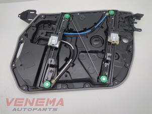 Używane Mechanizm szyby lewej przedniej wersja 4-drzwiowa Mercedes E Estate (S213) E-300de 2.0 Turbo 16V Cena € 49,99 Procedura marży oferowane przez Venema Autoparts