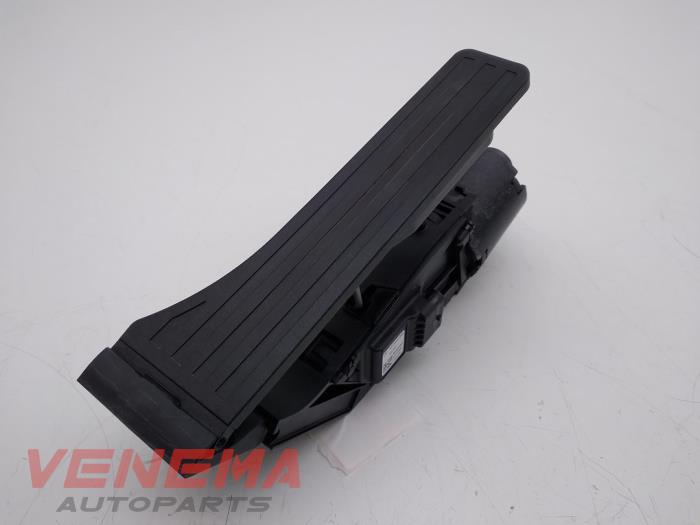 Begagnade Gaspedal Mercedes E Estate (S213) E-300de 2.0 Turbo 16V Pris € 119,99 Marginaltabell erbjuds av Venema Autoparts