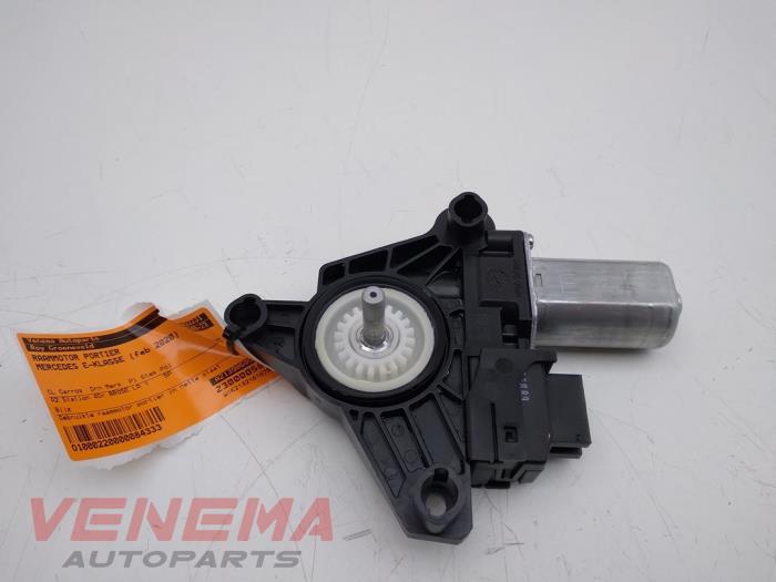 Usados Motor de ventanilla de puerta Mercedes E Estate (S213) E-300de 2.0 Turbo 16V Precio € 14,99 Norma de margen ofrecido por Venema Autoparts