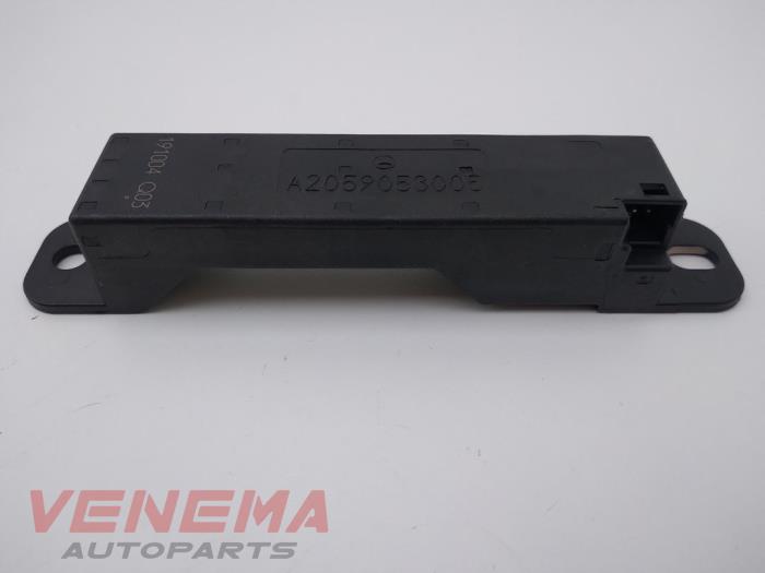 Używane Antena Mercedes E Estate (S213) E-300de 2.0 Turbo 16V Cena € 14,99 Procedura marży oferowane przez Venema Autoparts