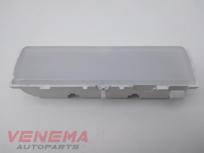 Begagnade Innerbelysning, bak Mercedes E Estate (S213) E-300de 2.0 Turbo 16V Pris € 9,99 Marginaltabell erbjuds av Venema Autoparts