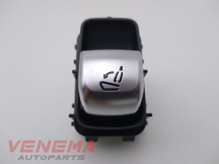 Begagnade Brytare Mercedes E Estate (S213) E-300de 2.0 Turbo 16V Pris € 14,99 Marginaltabell erbjuds av Venema Autoparts