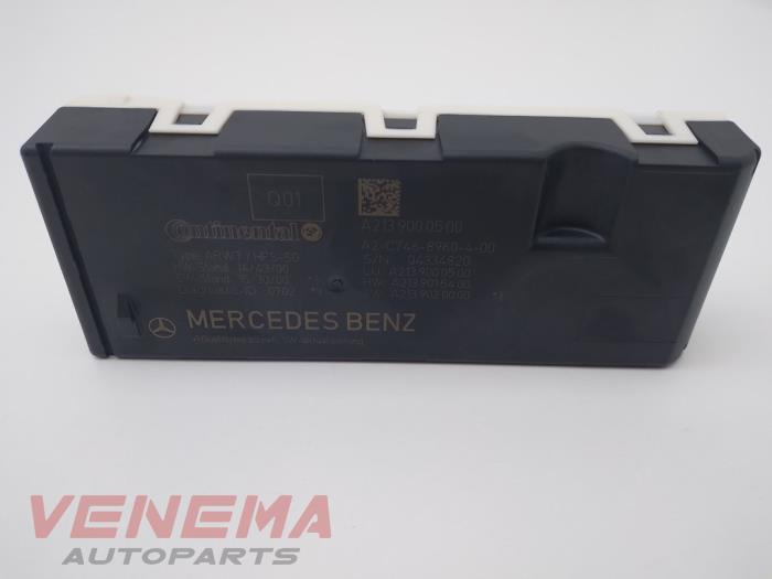 Używane Modul silnika tylnej klapy Mercedes E Estate (S213) E-300de 2.0 Turbo 16V Cena € 64,99 Procedura marży oferowane przez Venema Autoparts