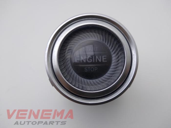 Usagé Commande start/stop Mercedes E Estate (S213) E-300de 2.0 Turbo 16V Prix € 9,99 Règlement à la marge proposé par Venema Autoparts