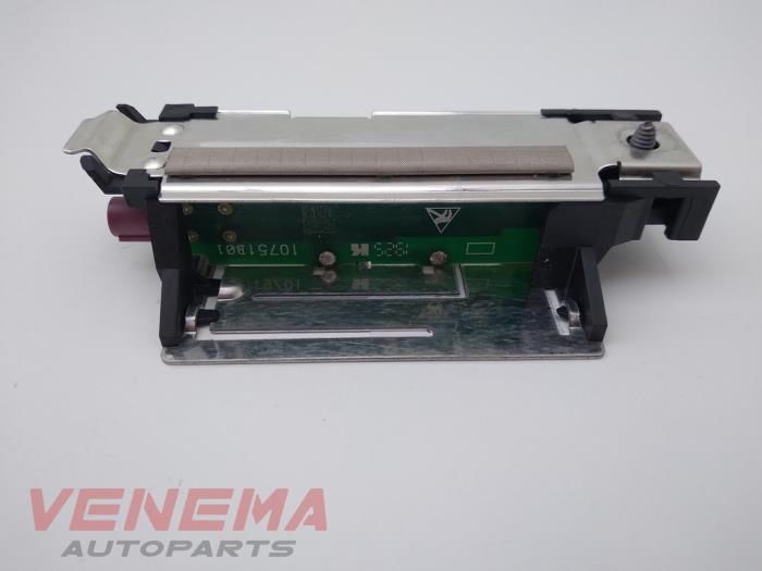Używane Antena Mercedes E Estate (S213) E-300de 2.0 Turbo 16V Cena € 9,99 Procedura marży oferowane przez Venema Autoparts