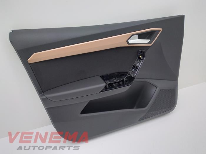 Revêtement portière 4portes avant gauche d'un Seat Ibiza V (KJB) 1.0 TSI 12V 2018