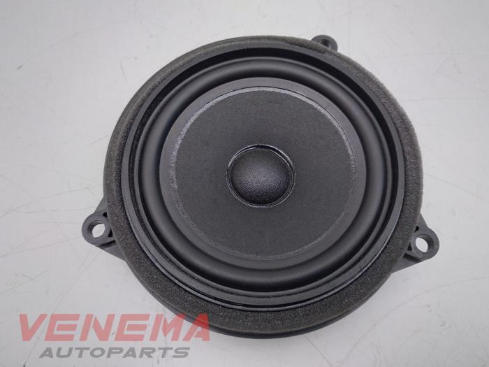 Używane Glosnik Mini Mini (F55) 1.5 12V Cooper Cena € 9,99 Procedura marży oferowane przez Venema Autoparts