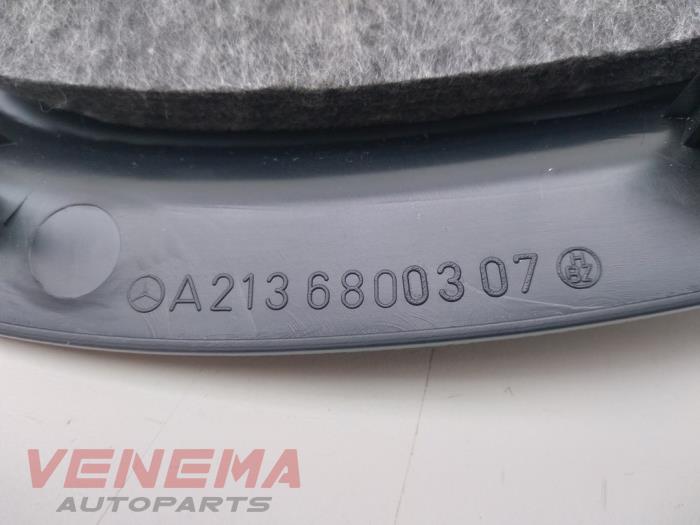 Plaque de protection divers d'un Mercedes-Benz E Estate (S213) E-300de 2.0 Turbo 16V 2020