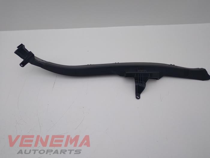 Begagnade Skydd, diverse Mercedes E Estate (S213) E-300de 2.0 Turbo 16V Pris € 24,99 Marginaltabell erbjuds av Venema Autoparts