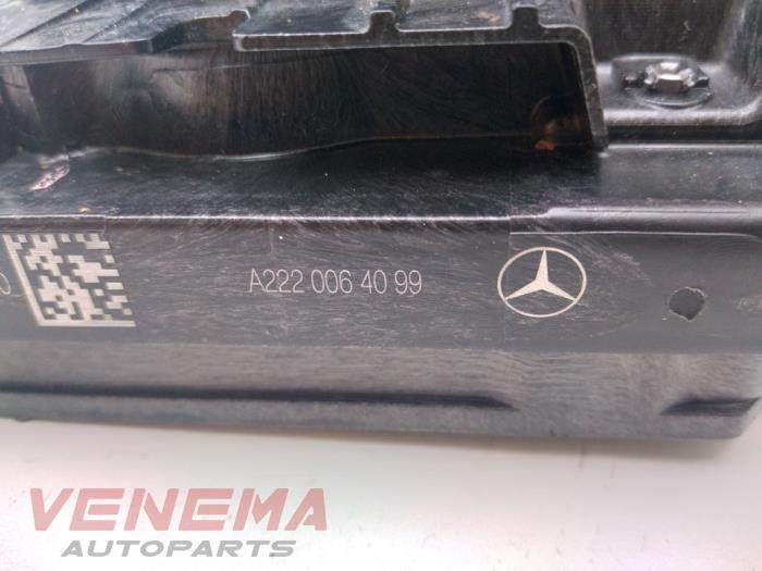 Serrure portière mécanique 4portes arrière droite d'un Mercedes-Benz E Estate (S213) E-300de 2.0 Turbo 16V 2020